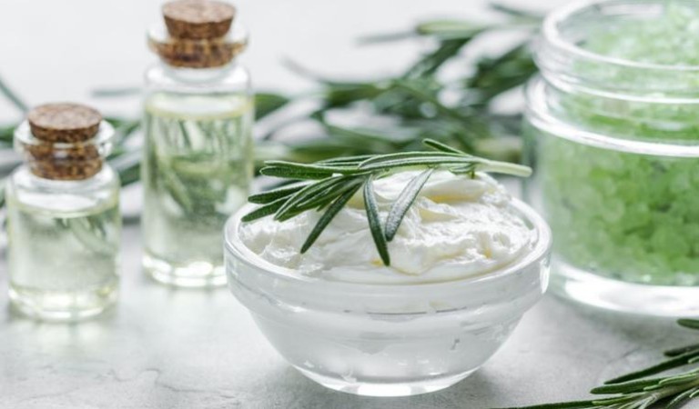 How rosemary extract can help improve your skin and hair health